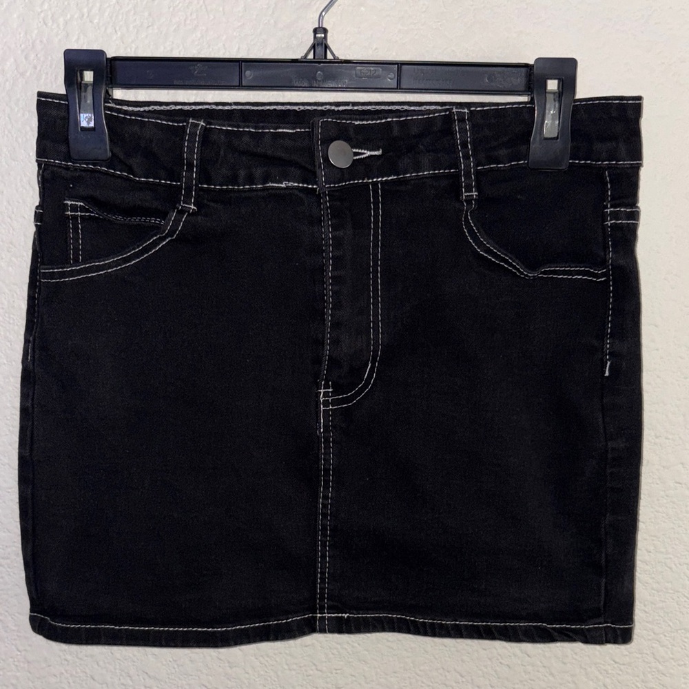 SHEIN Black Mini Skirt